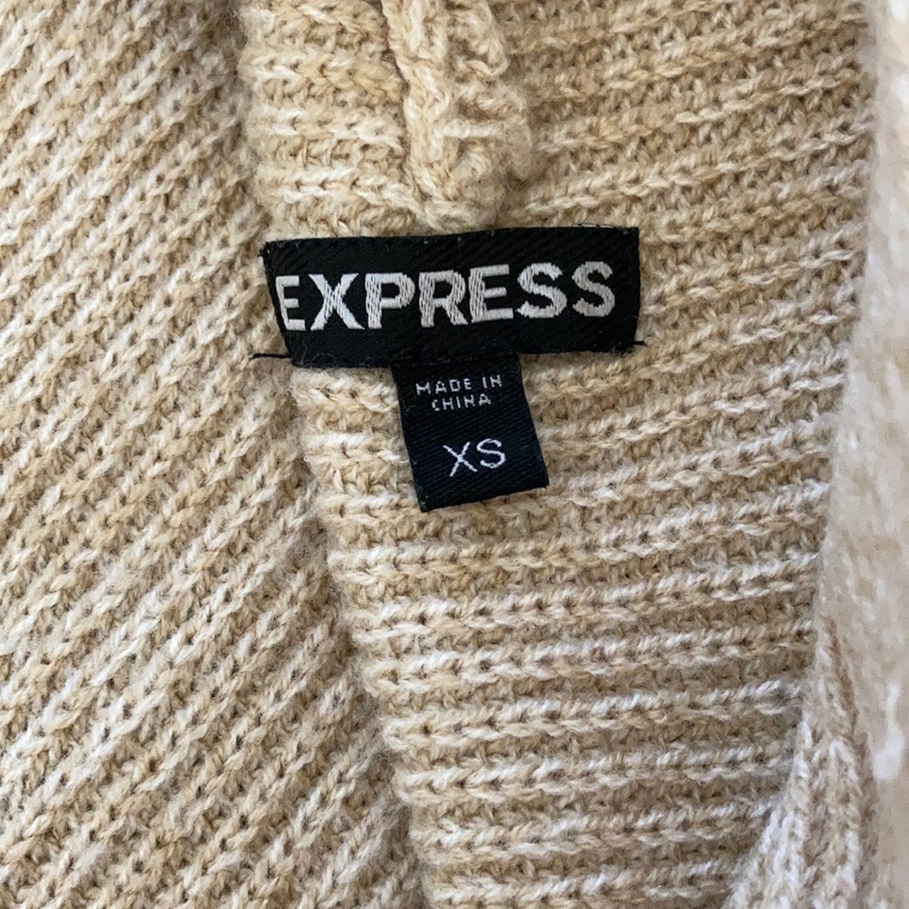 Women’s Express Sweater - Picture 3 of 4